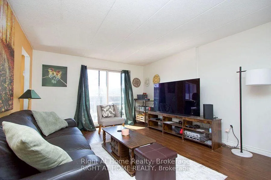 Photo 6 of Unit 79, 53 Taunton Road E, Oshawa, Centennial — HOMEH