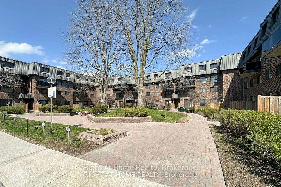 Photo 18 of Unit 79, 53 Taunton Road E, Oshawa, Centennial — HOMEH