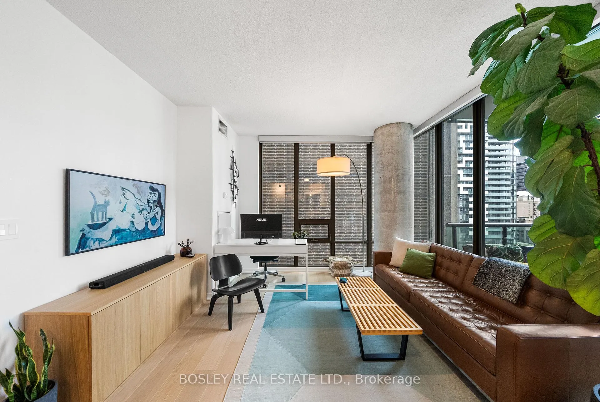 Photo 6 of Unit 1303, 33 Lombard Street, Toronto, Church-Yonge Corridor — HOMEH