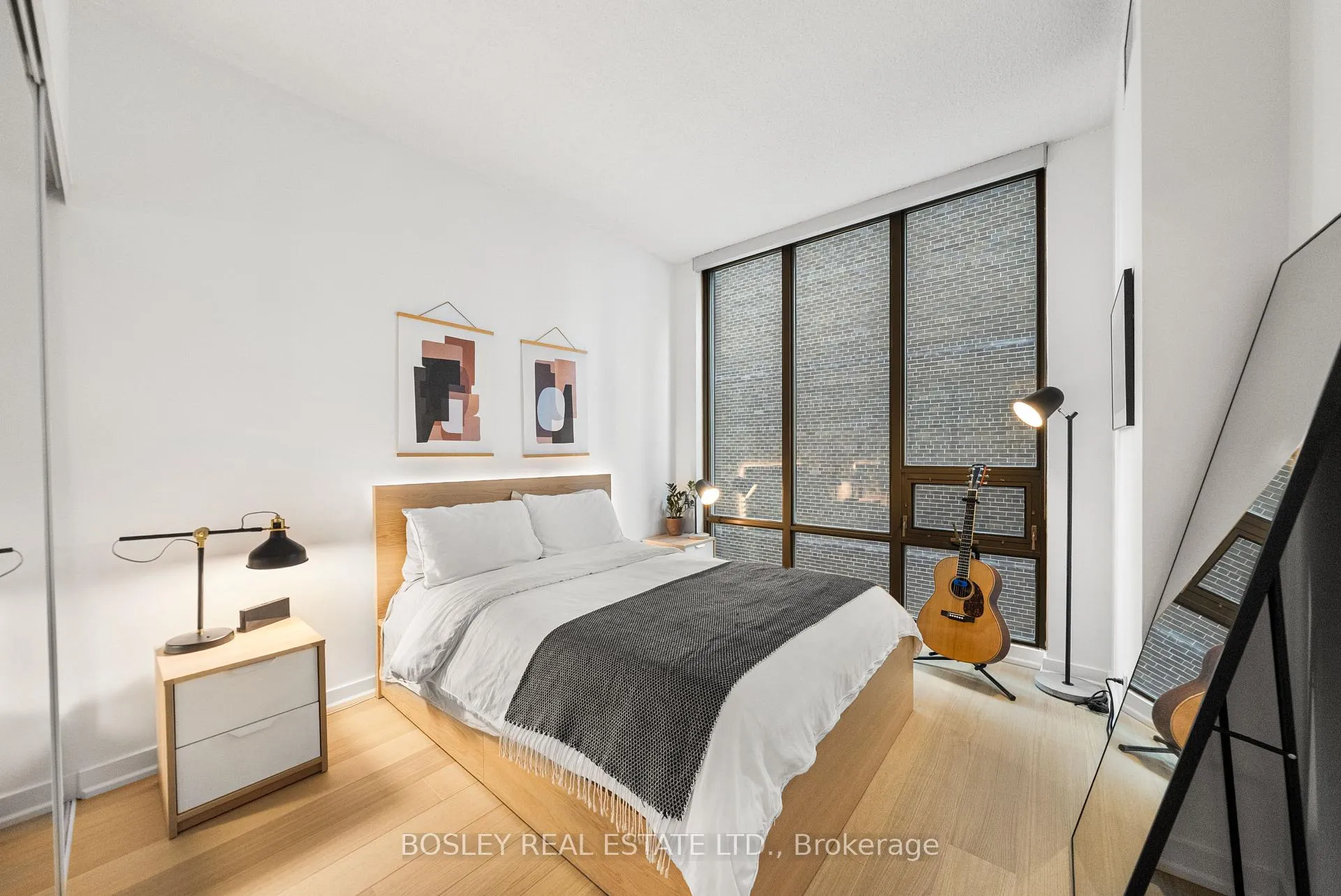 Photo 11 of Unit 1303, 33 Lombard Street, Toronto, Church-Yonge Corridor — HOMEH
