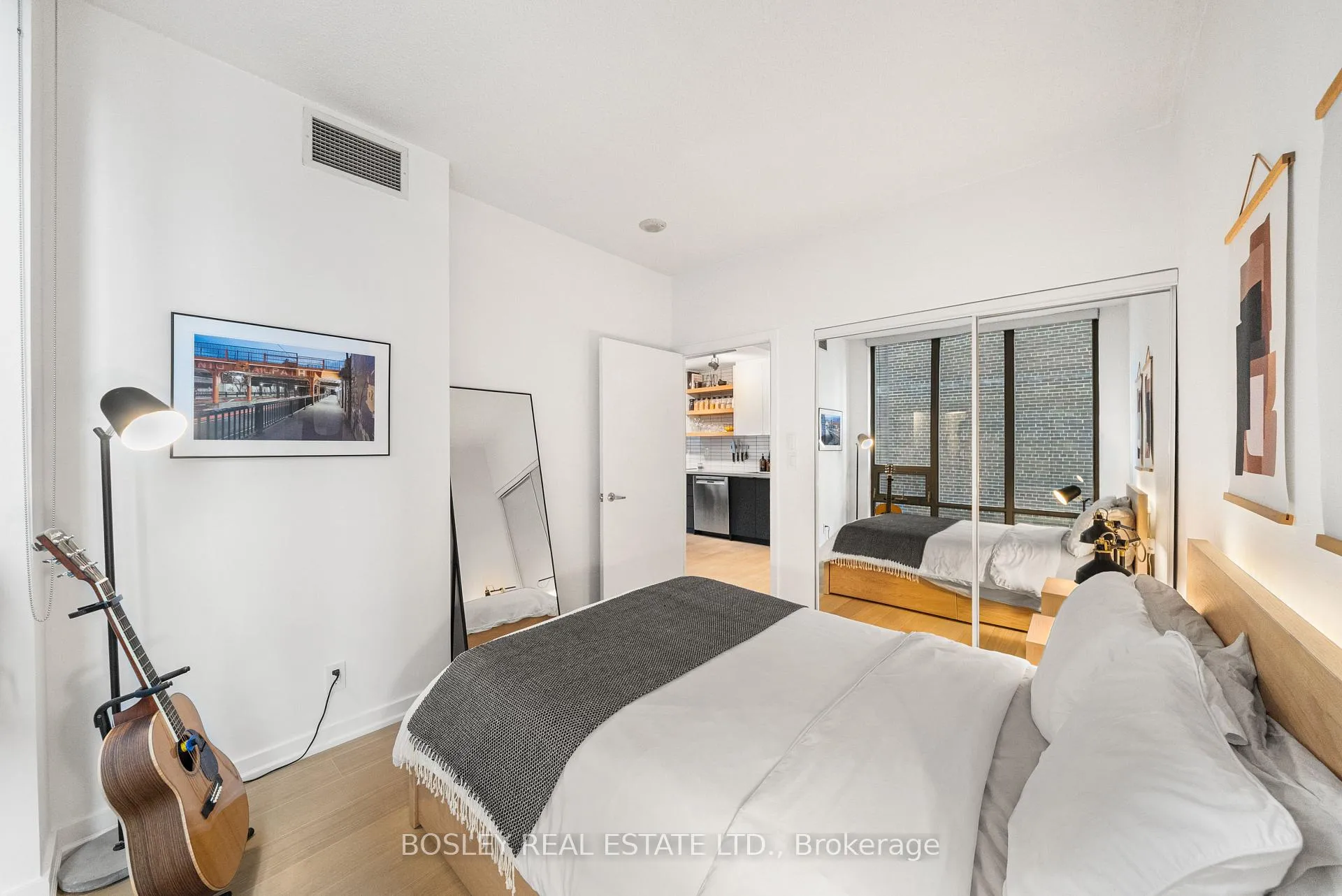 Photo 12 of Unit 1303, 33 Lombard Street, Toronto, Church-Yonge Corridor — HOMEH