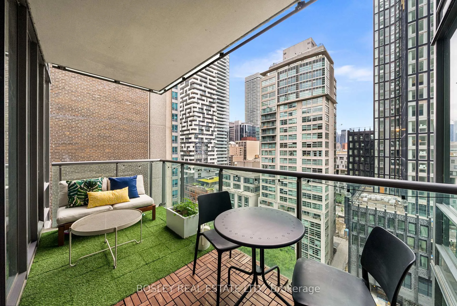 Photo 17 of Unit 1303, 33 Lombard Street, Toronto, Church-Yonge Corridor — HOMEH
