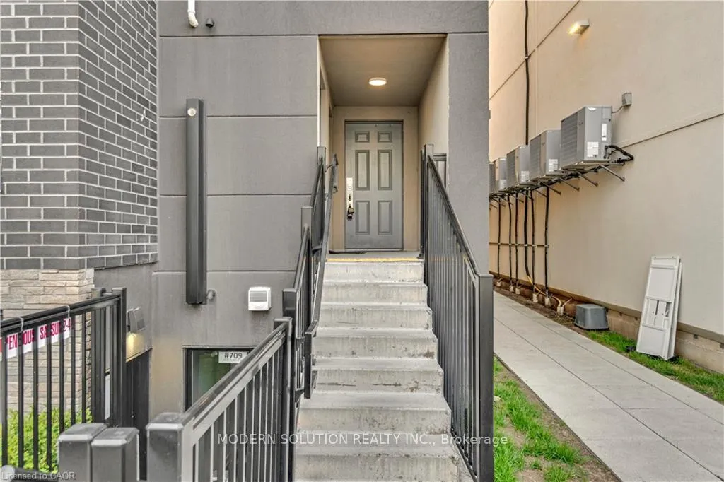 Photo 5 of Unit 712, 1131 Cooke Boulevard, Burlington, LaSalle — HOMEH