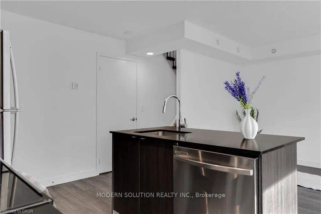Photo 15 of Unit 712, 1131 Cooke Boulevard, Burlington, LaSalle — HOMEH