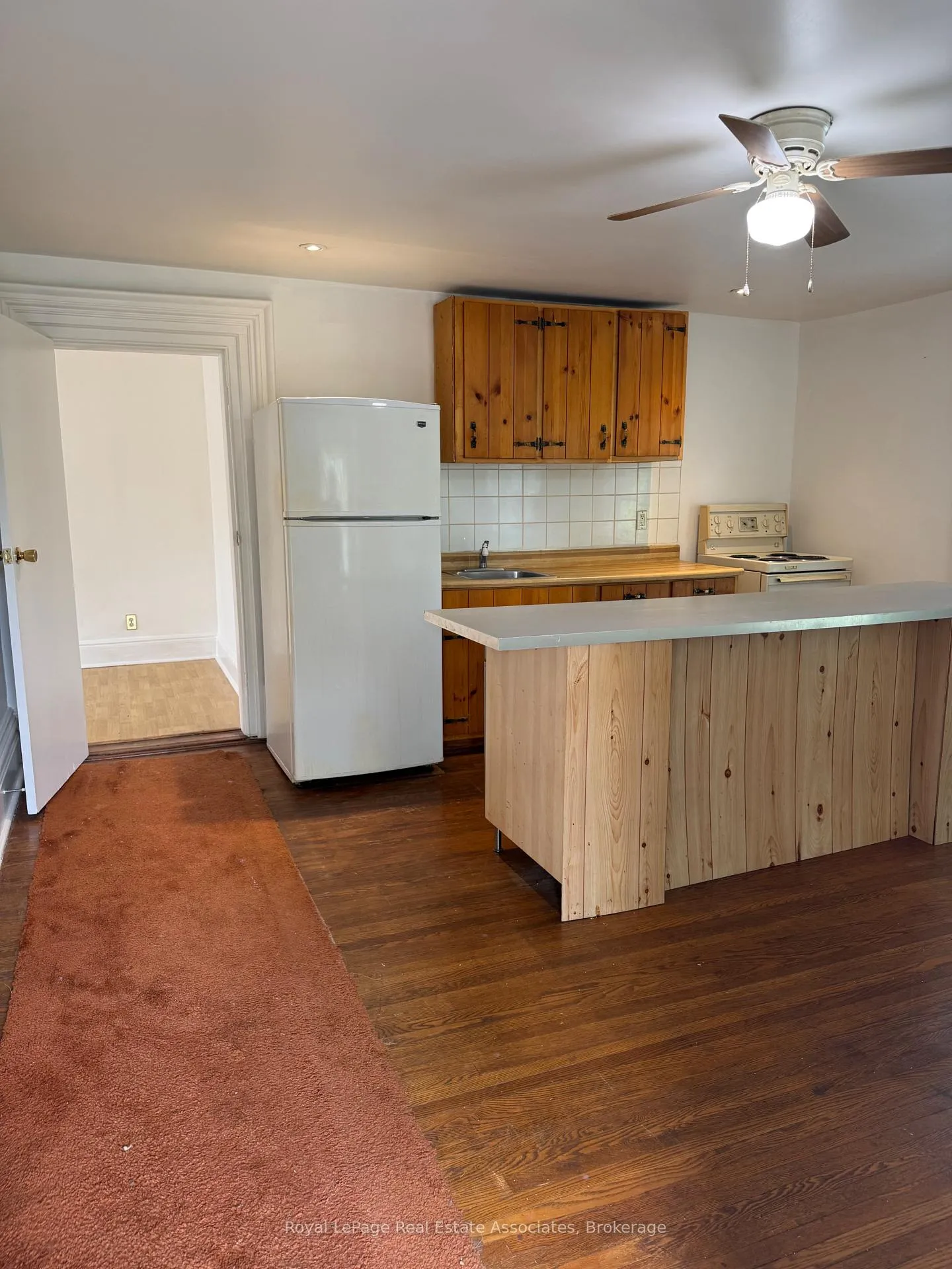 Photo 5 of 17 Alexander Street, Brampton, Downtown Brampton — HOMEH