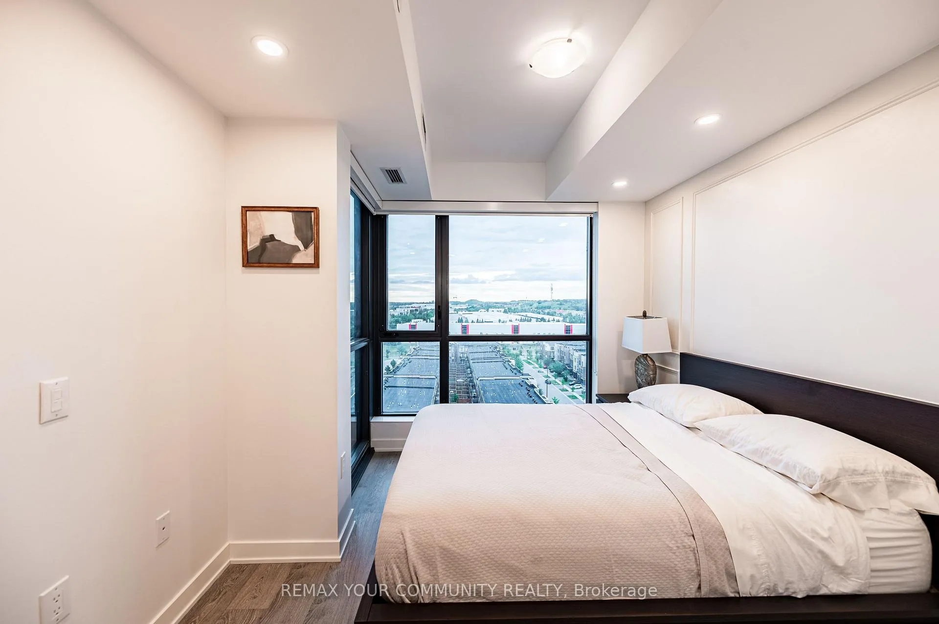 Photo 8 of Unit 1002, 120 Eagle Rock Way, Vaughan, Rural Vaughan — HOMEH