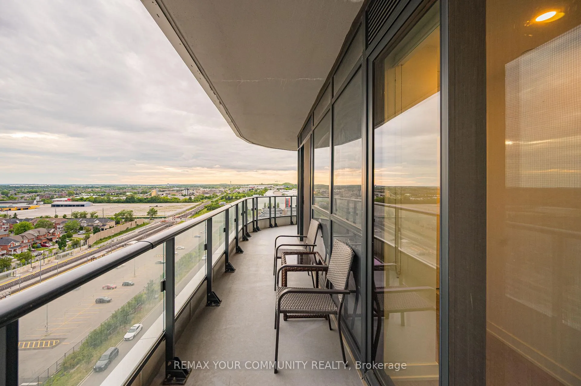 Photo 15 of Unit 1002, 120 Eagle Rock Way, Vaughan, Rural Vaughan — HOMEH