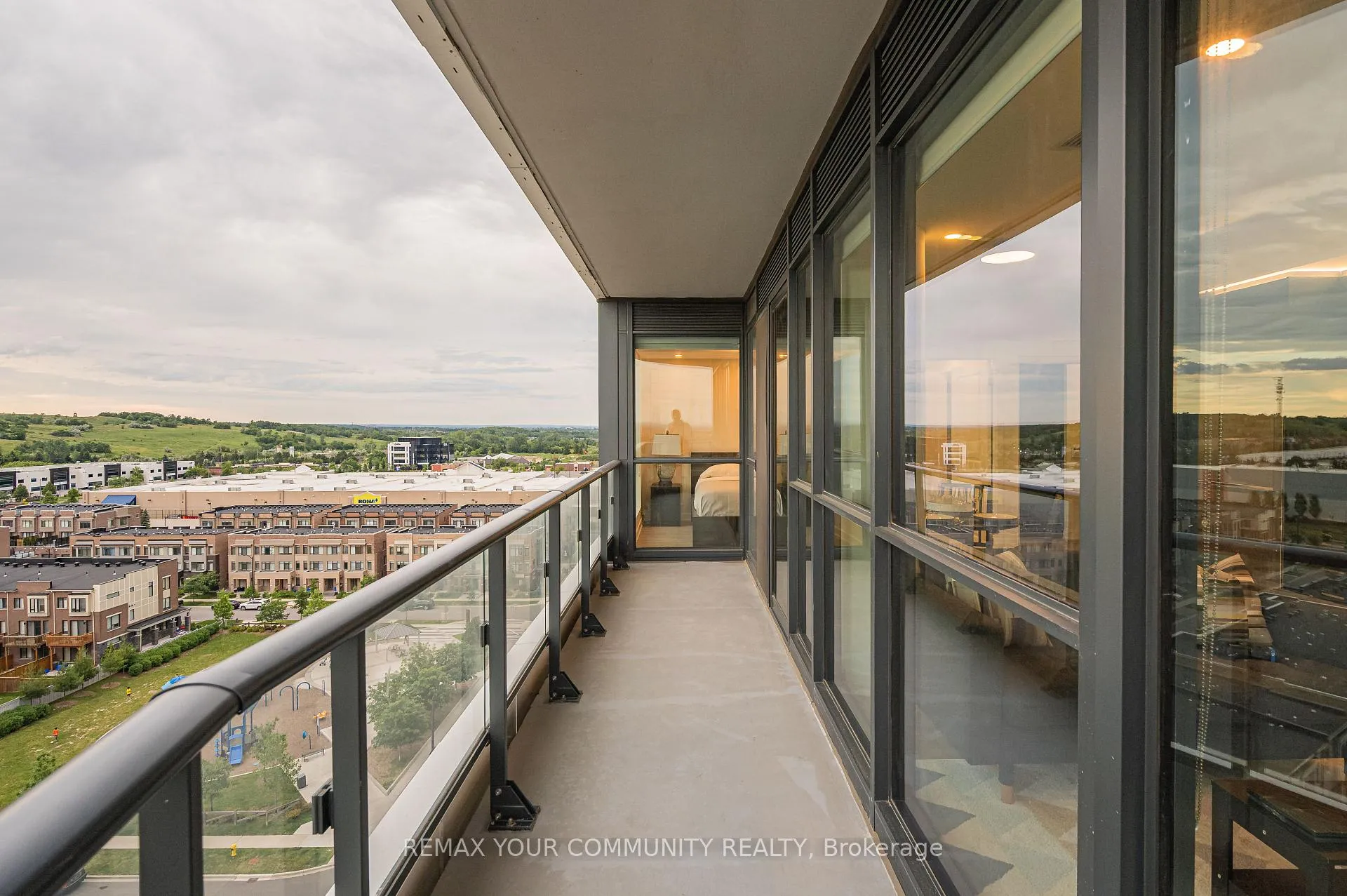 Photo 16 of Unit 1002, 120 Eagle Rock Way, Vaughan, Rural Vaughan — HOMEH