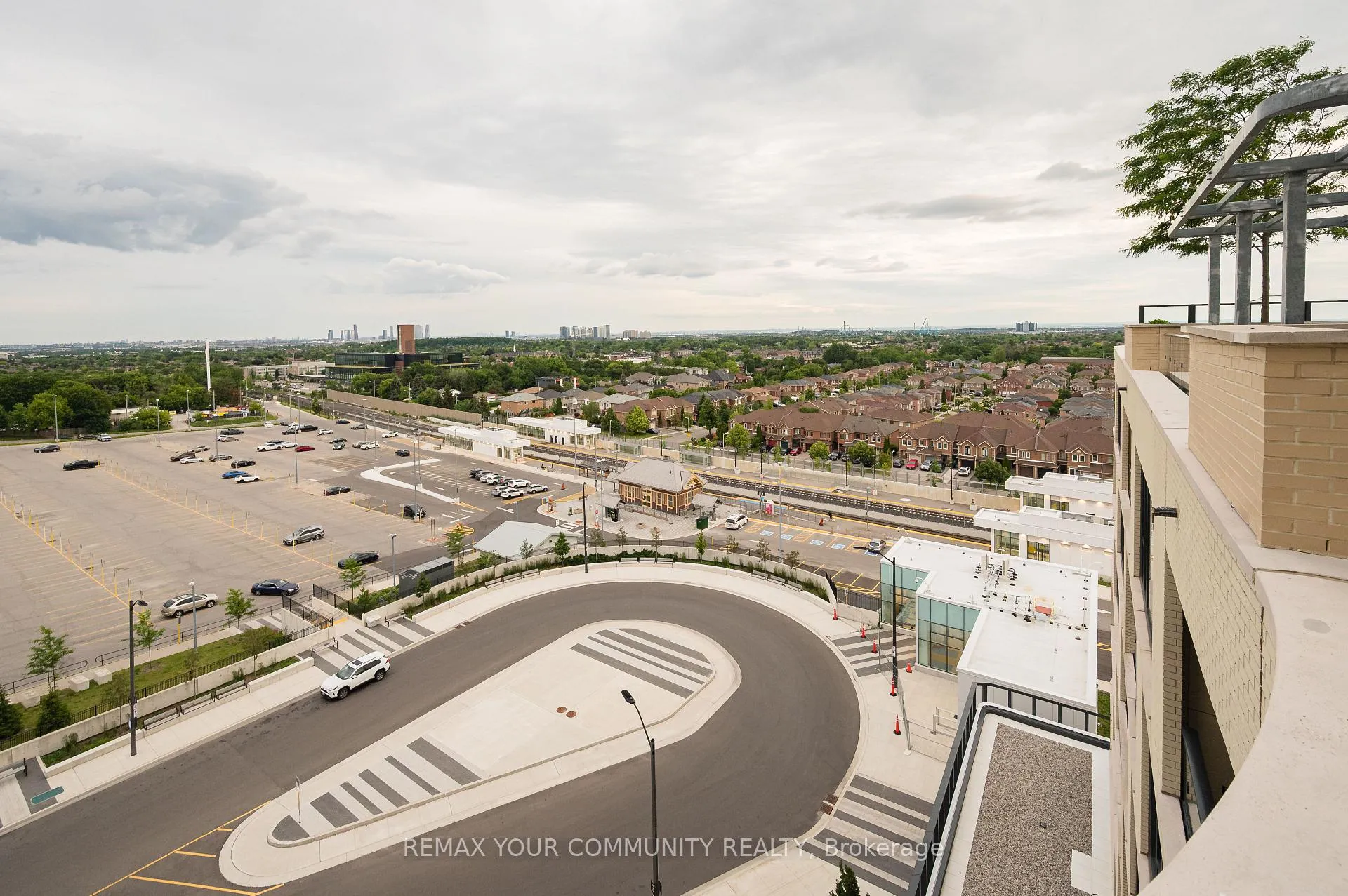 Photo 21 of Unit 1002, 120 Eagle Rock Way, Vaughan, Rural Vaughan — HOMEH