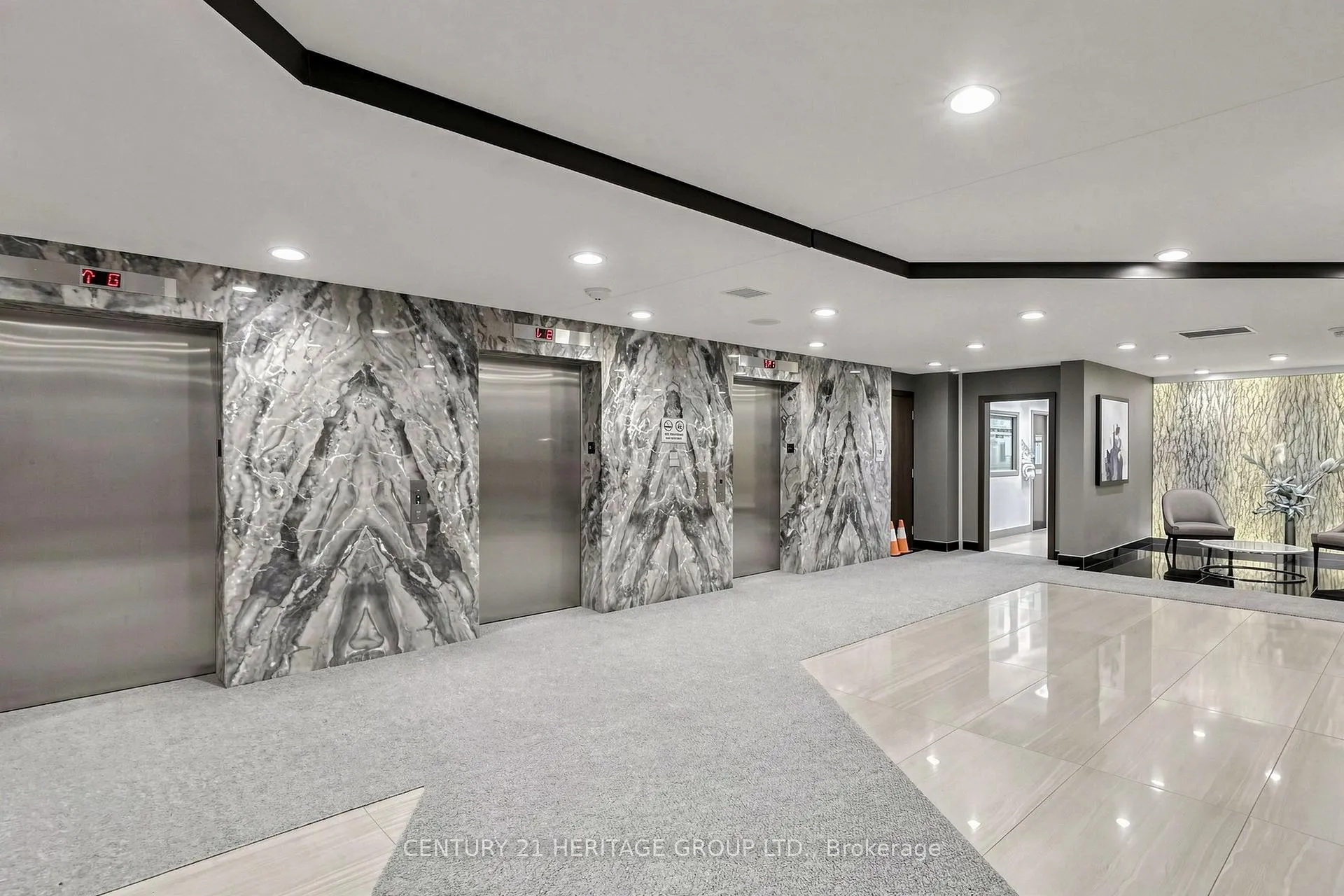 Photo 5 of Unit 210, 7601 Bathurst Street, Vaughan, Crestwood-Springfarm-Yorkhill — HOMEH