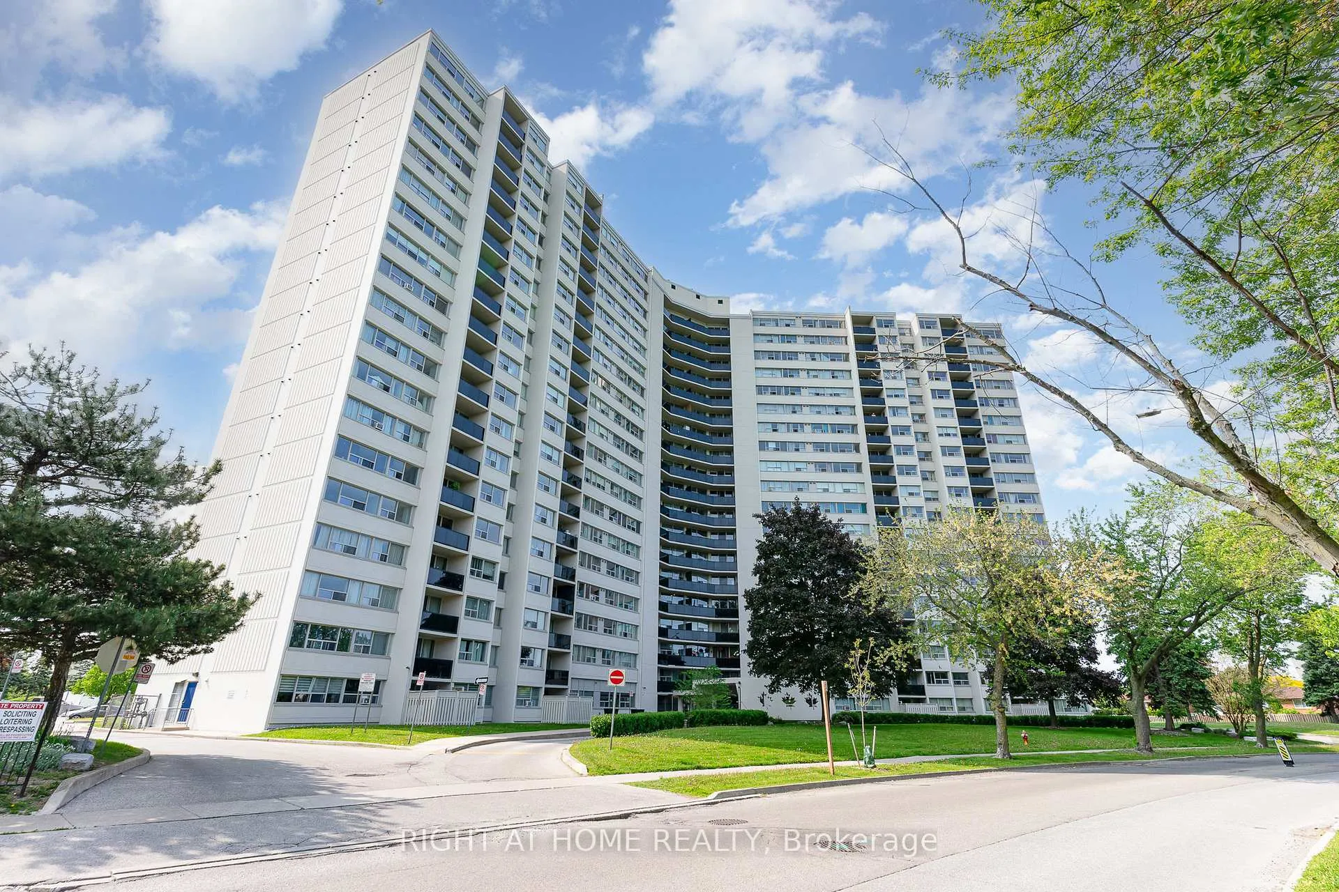 Photo of Unit 505, 530 Lolita Gardens