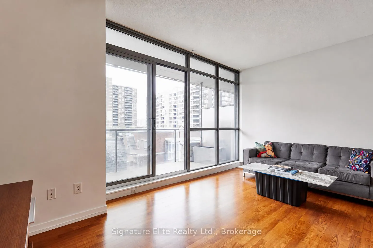 Photo 5 of Unit 608, 281 Mutual Street, Toronto, Church-Yonge Corridor — HOMEH