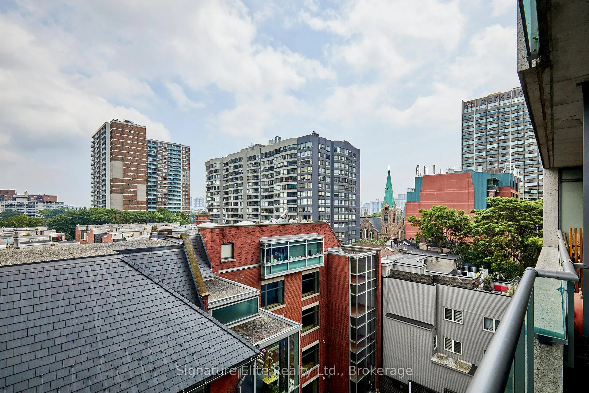 Photo 9 of Unit 608, 281 Mutual Street, Toronto, Church-Yonge Corridor — HOMEH
