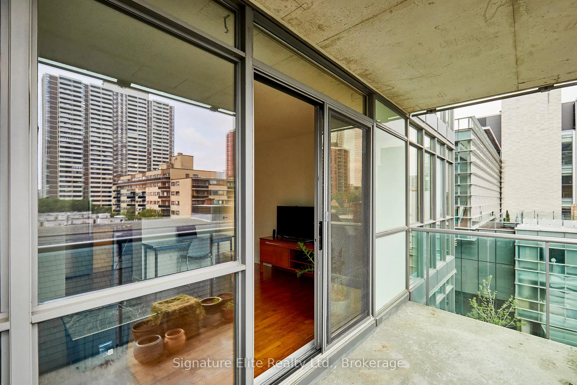 Photo 10 of Unit 608, 281 Mutual Street, Toronto, Church-Yonge Corridor — HOMEH