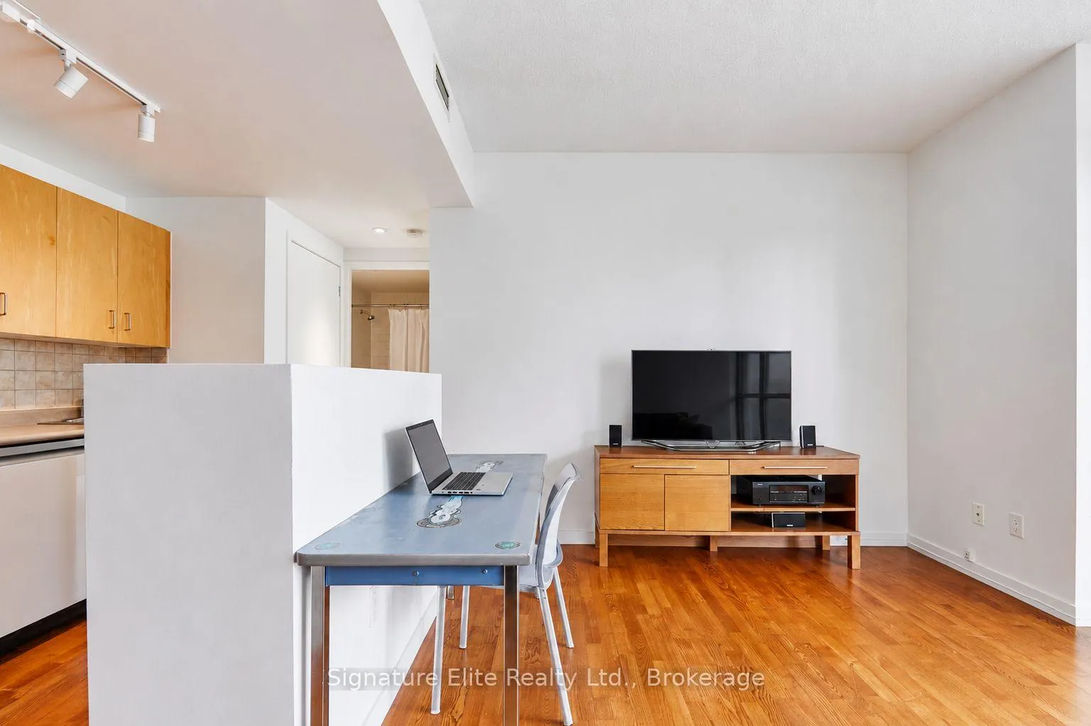 Photo 12 of Unit 608, 281 Mutual Street, Toronto, Church-Yonge Corridor — HOMEH