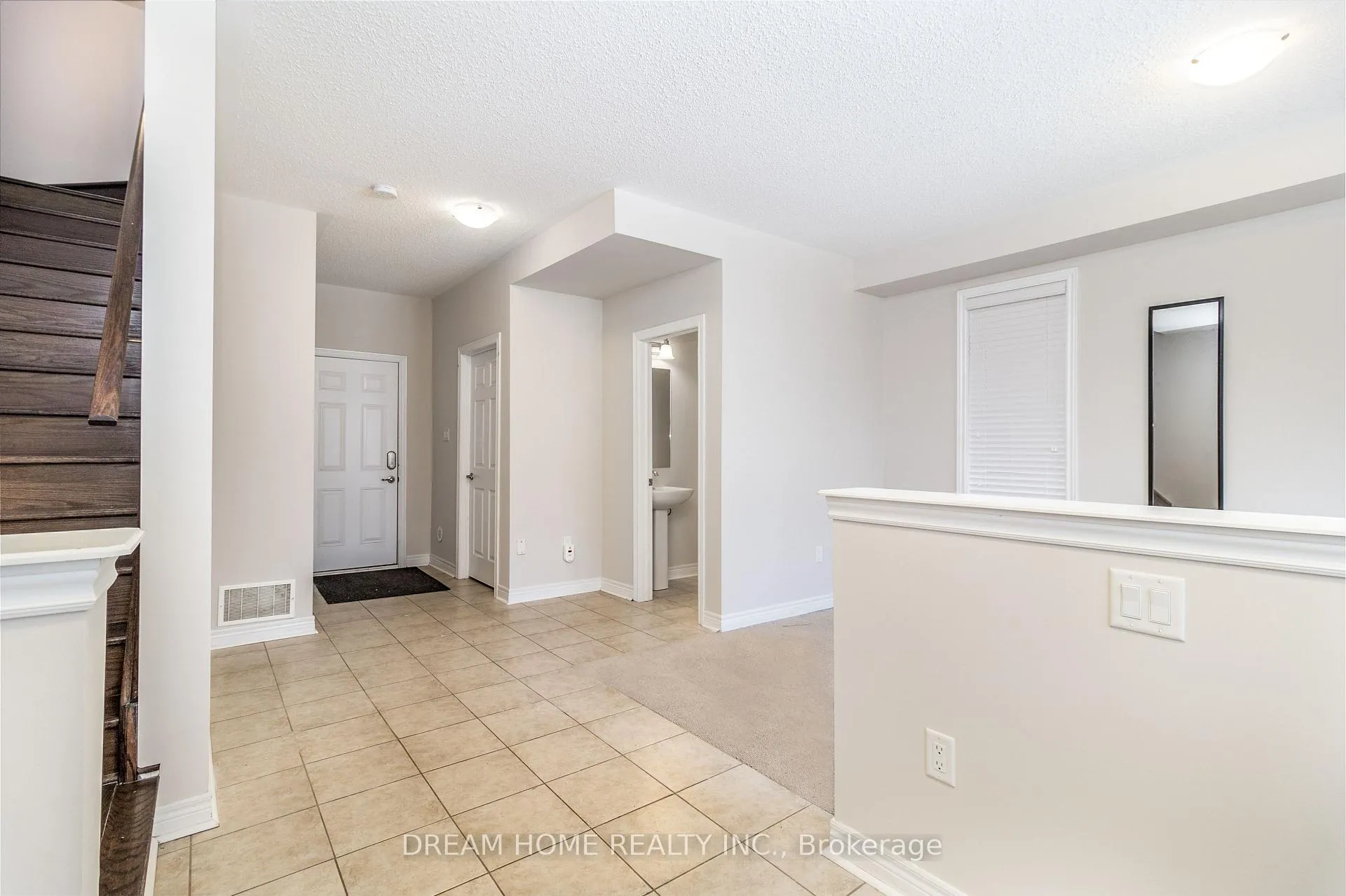 Photo 2 of 3070 Eberly Woods Drive, Oakville, Rural Oakville — HOMEH