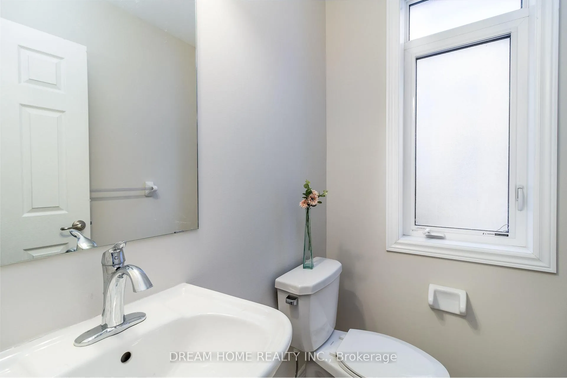 Photo 4 of 3070 Eberly Woods Drive, Oakville, Rural Oakville — HOMEH