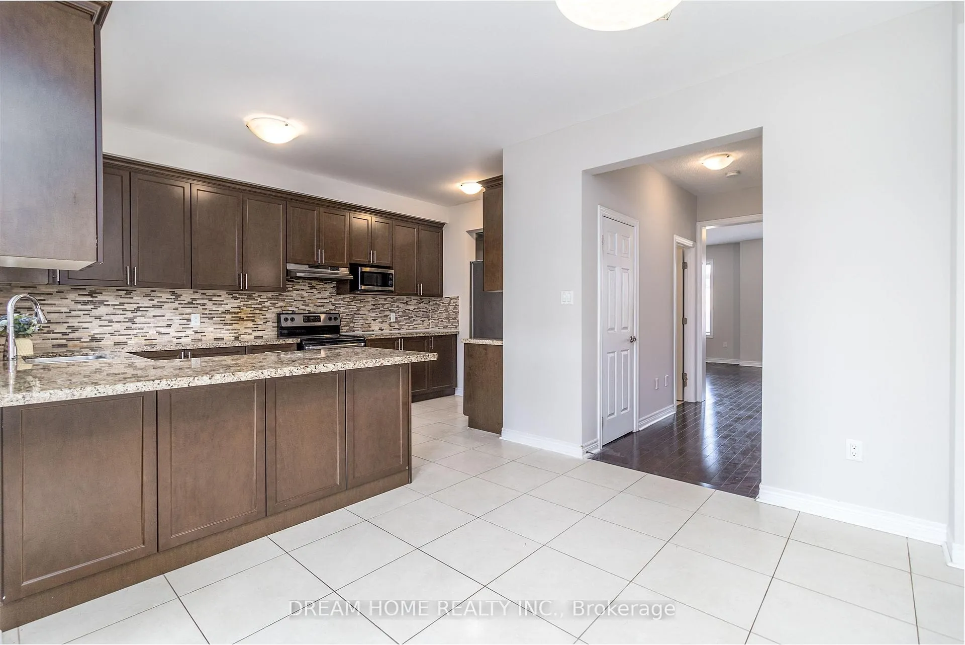 Photo 7 of 3070 Eberly Woods Drive, Oakville, Rural Oakville — HOMEH