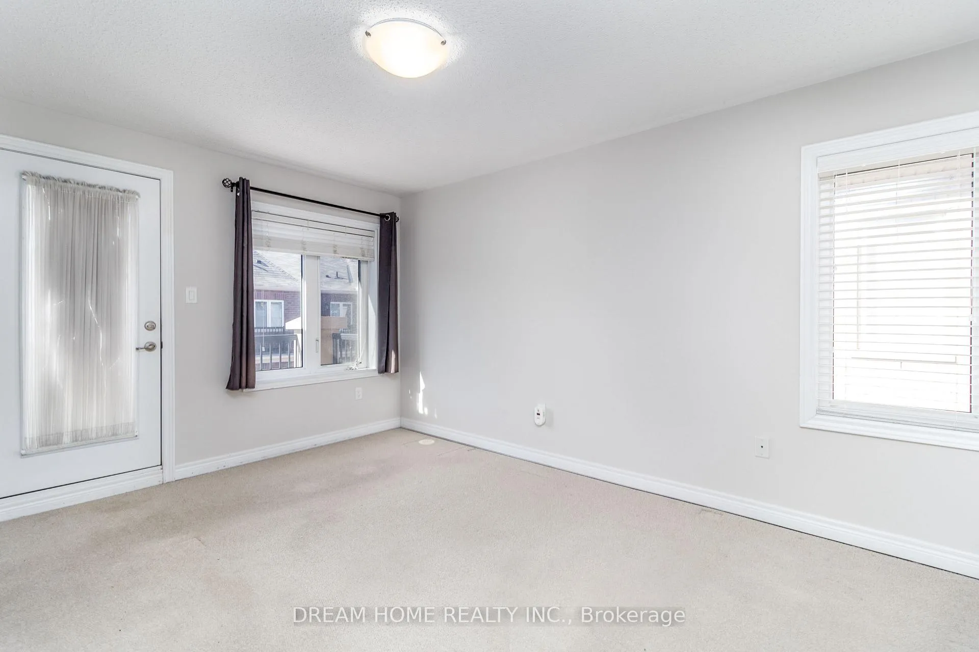 Photo 11 of 3070 Eberly Woods Drive, Oakville, Rural Oakville — HOMEH