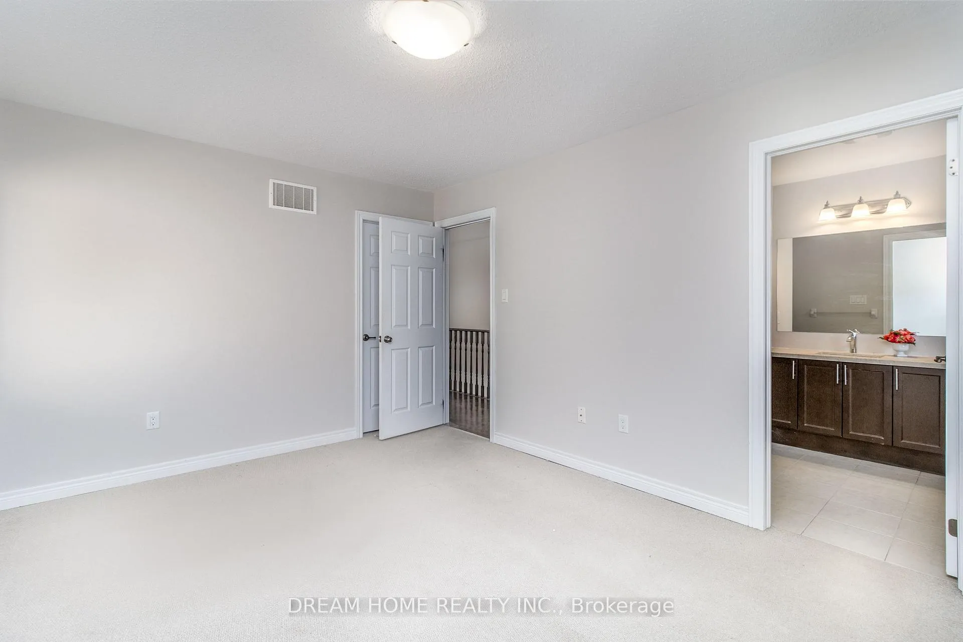 Photo 12 of 3070 Eberly Woods Drive, Oakville, Rural Oakville — HOMEH