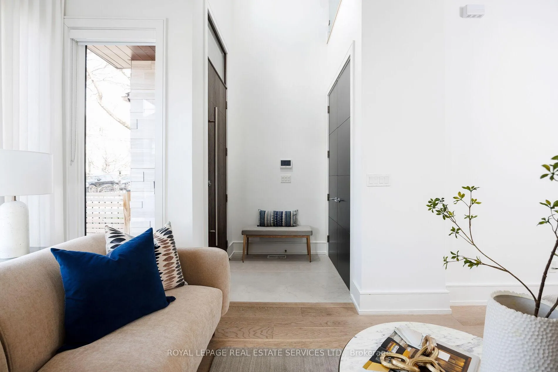 Photo 3 of 121 Markham Street, Toronto, Trinity-Bellwoods — HOMEH