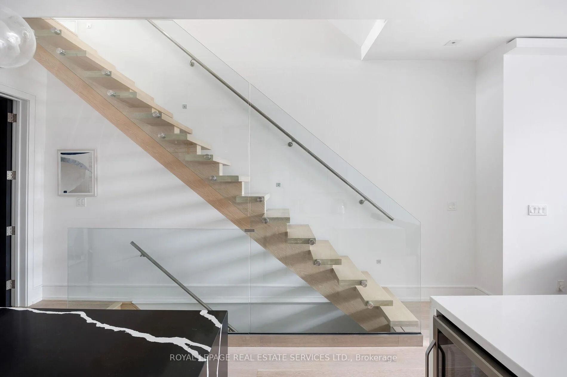 Photo 7 of 121 Markham Street, Toronto, Trinity-Bellwoods — HOMEH