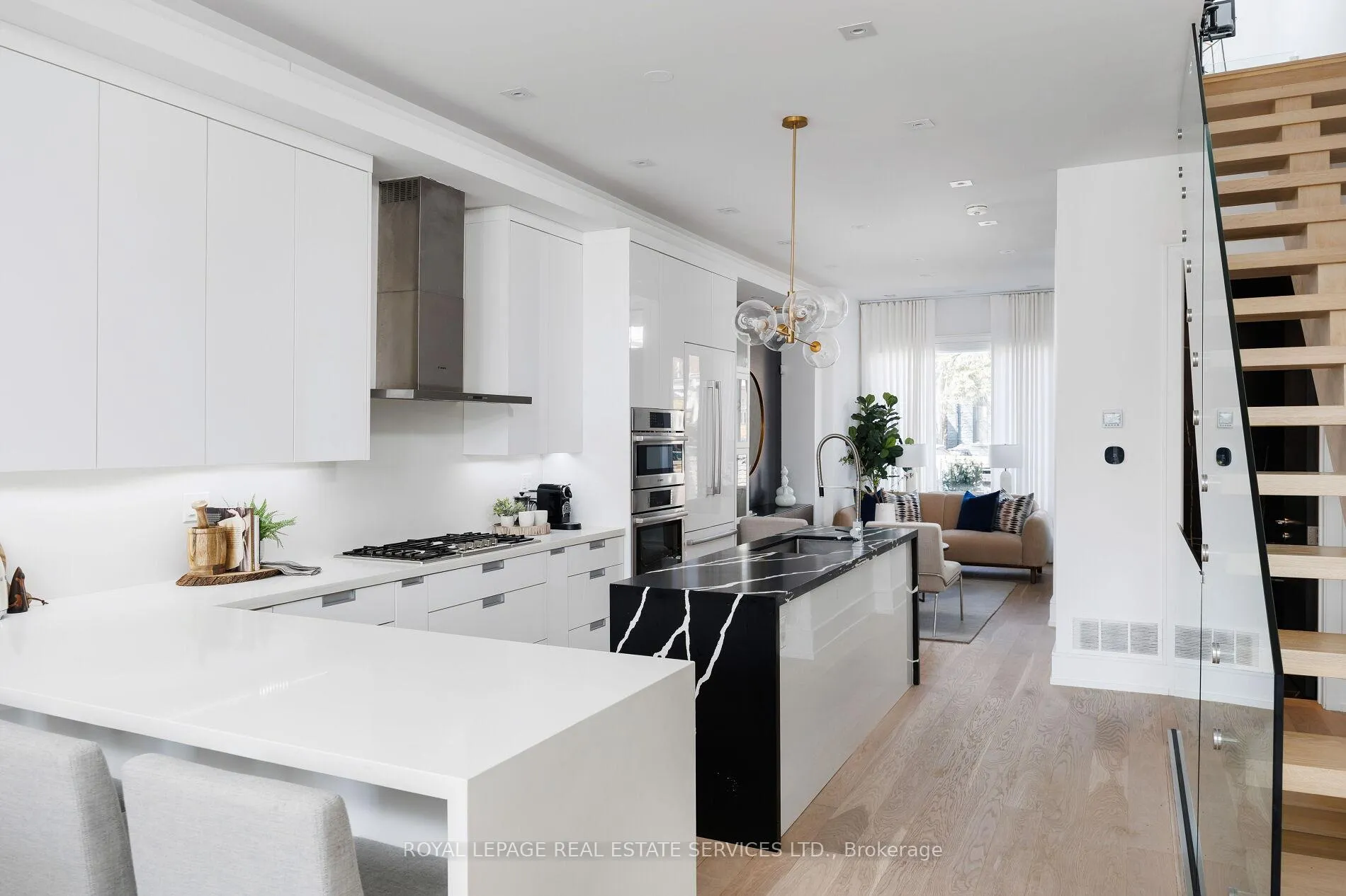 Photo 10 of 121 Markham Street, Toronto, Trinity-Bellwoods — HOMEH