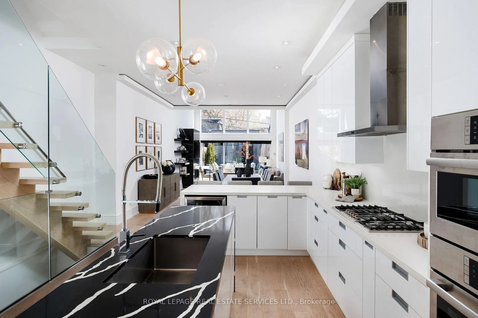 Photo 12 of 121 Markham Street, Toronto, Trinity-Bellwoods — HOMEH