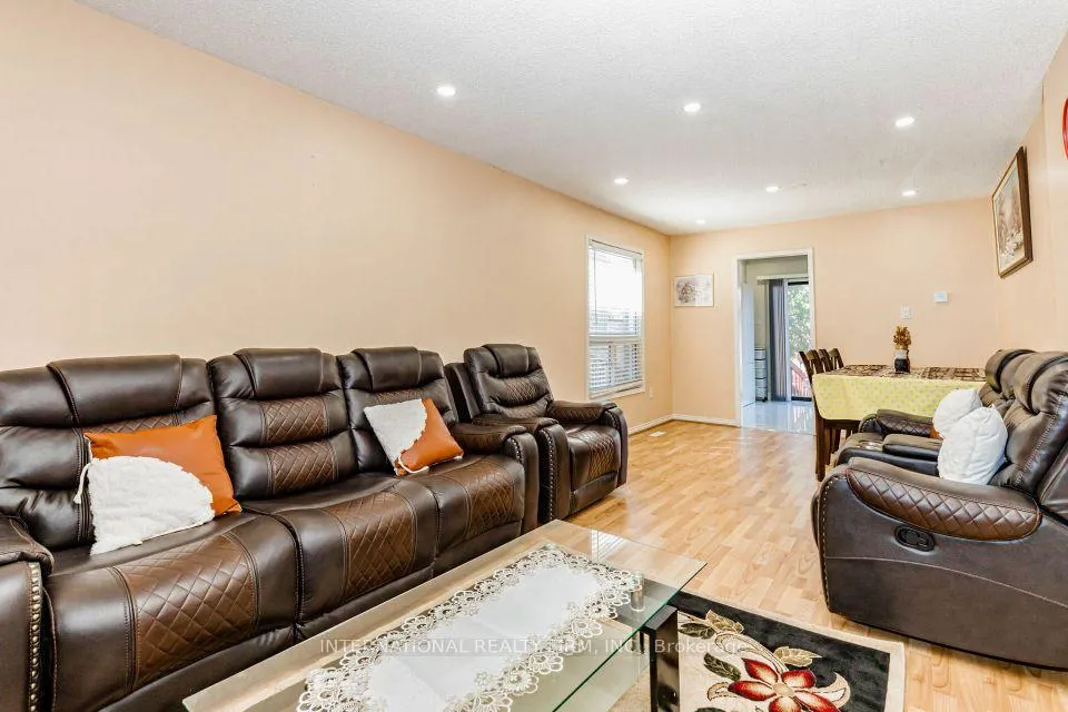 Photo 6 of 26 Sandmere Avenue, Brampton, Heart Lake West — HOMEH