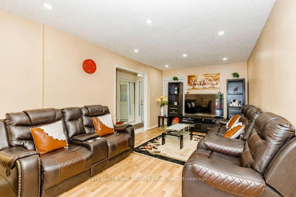 Photo 8 of 26 Sandmere Avenue, Brampton, Heart Lake West — HOMEH