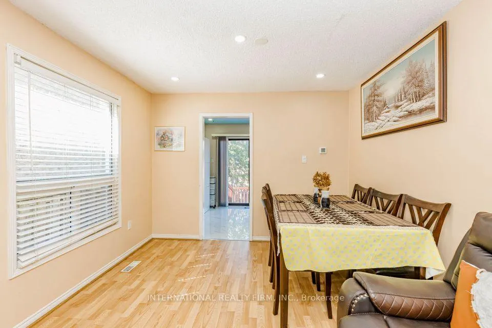 Photo 9 of 26 Sandmere Avenue, Brampton, Heart Lake West — HOMEH