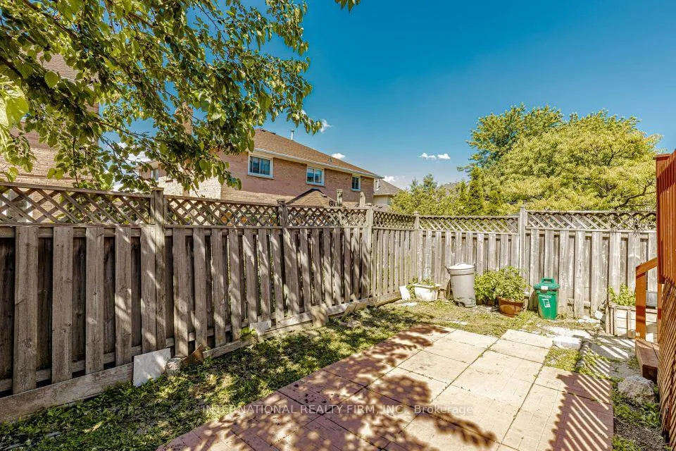 Photo 20 of 26 Sandmere Avenue, Brampton, Heart Lake West — HOMEH