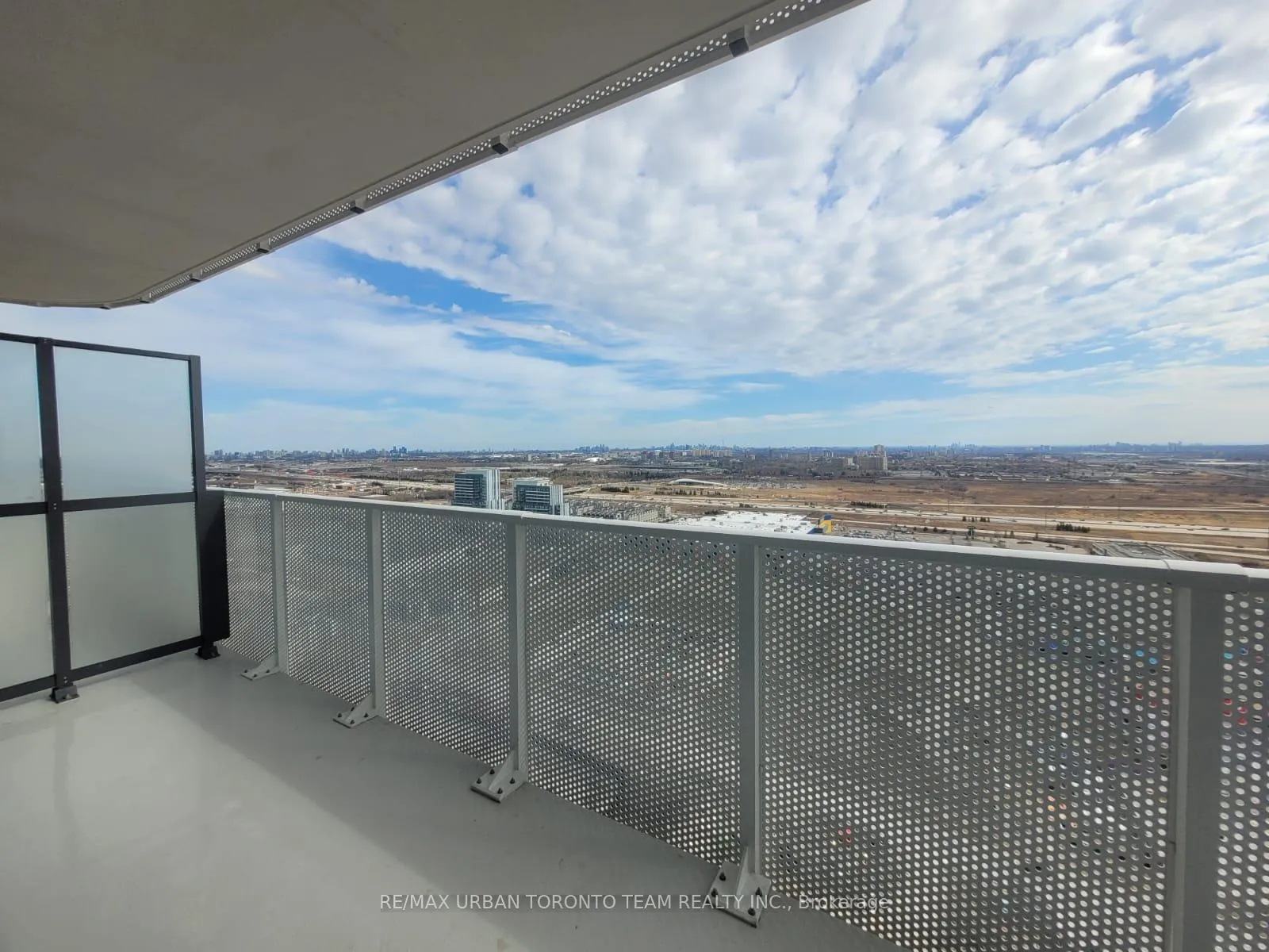 Photo 13 of Unit 3505, 195 Commerce Street, Vaughan, Vaughan Corporate Centre — HOMEH