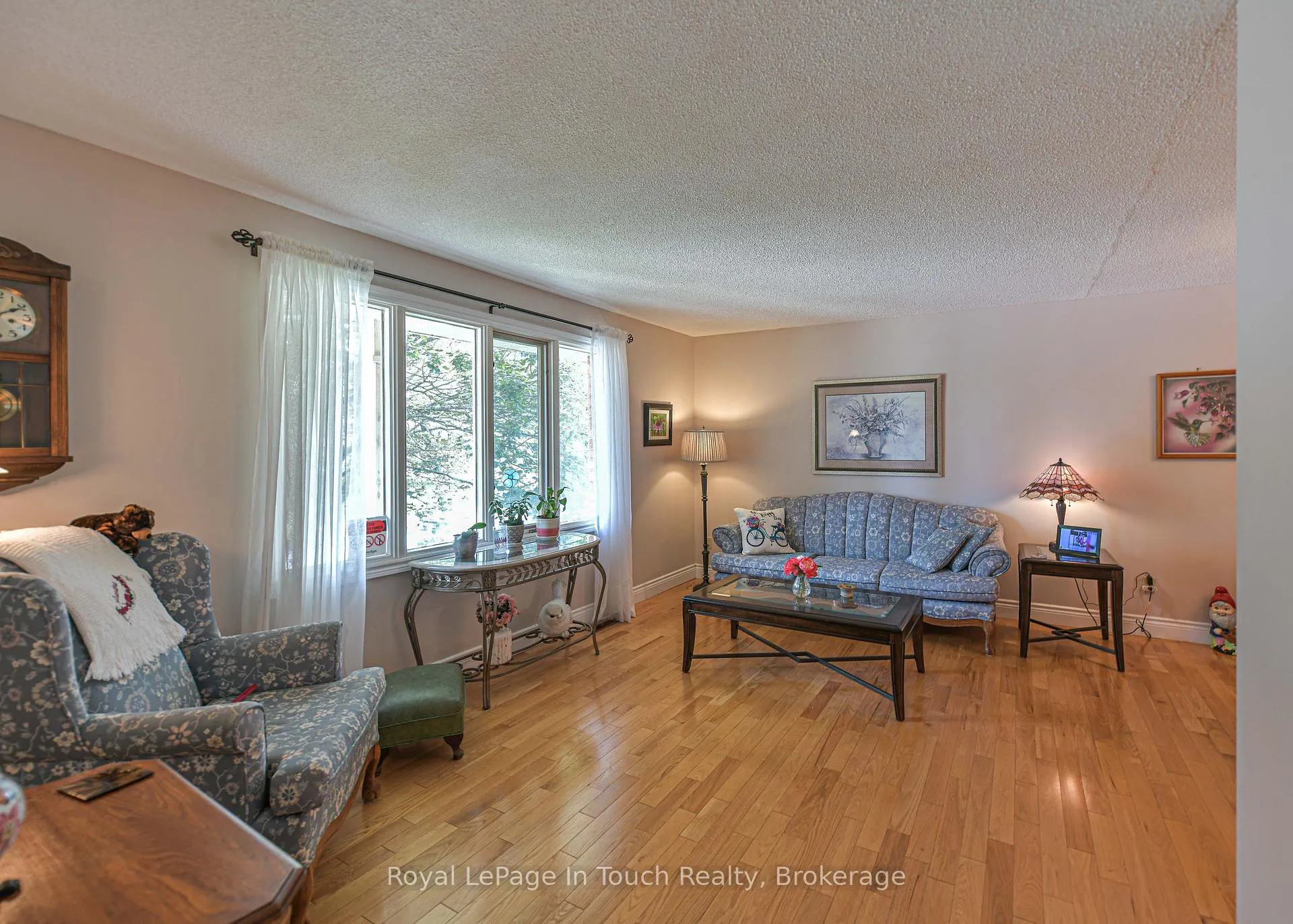Photo 6 of 642 Randles Crescent, Midland — HOMEH