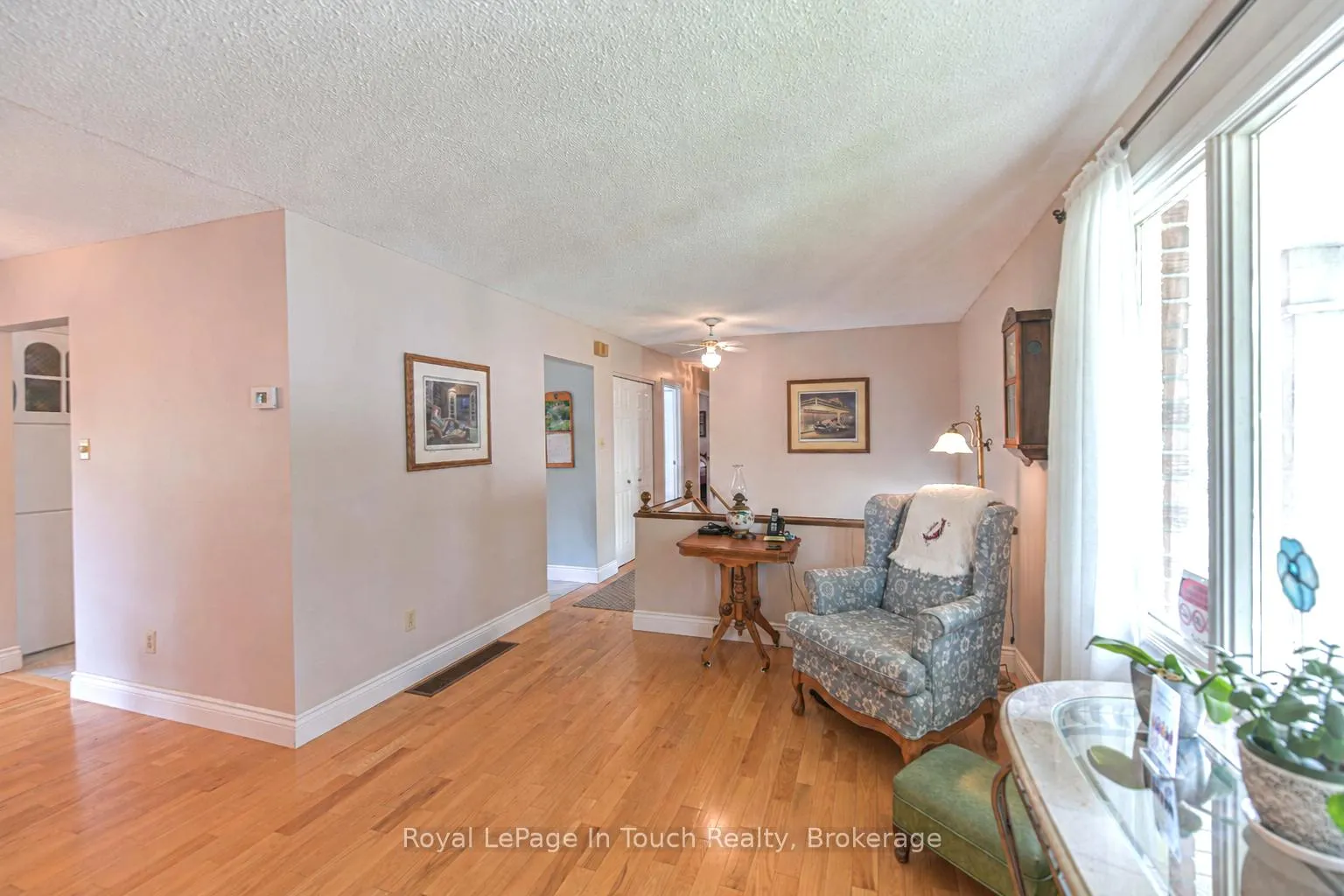 Photo 8 of 642 Randles Crescent, Midland — HOMEH