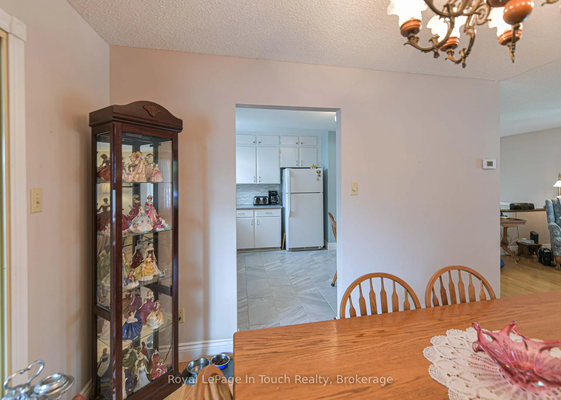 Photo 11 of 642 Randles Crescent, Midland — HOMEH