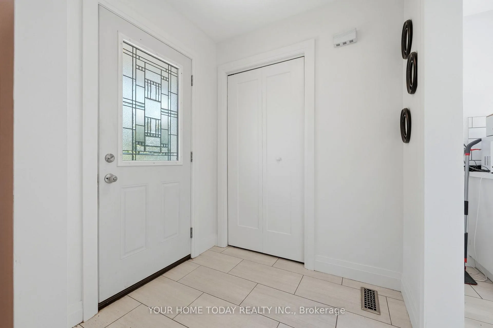 Photo 4 of 338 Delrex Boulevard, Halton Hills, Georgetown — HOMEH