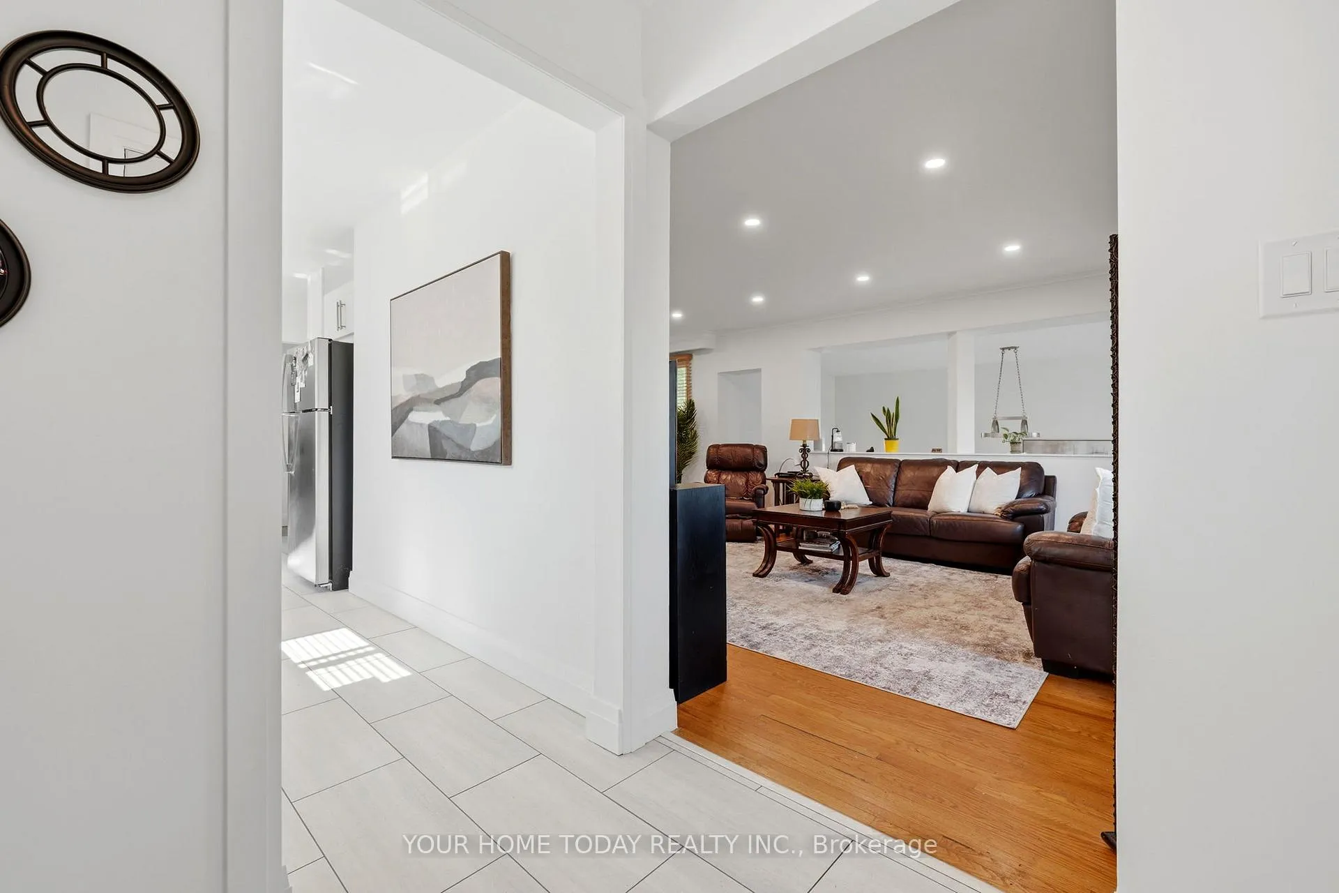 Photo 5 of 338 Delrex Boulevard, Halton Hills, Georgetown — HOMEH