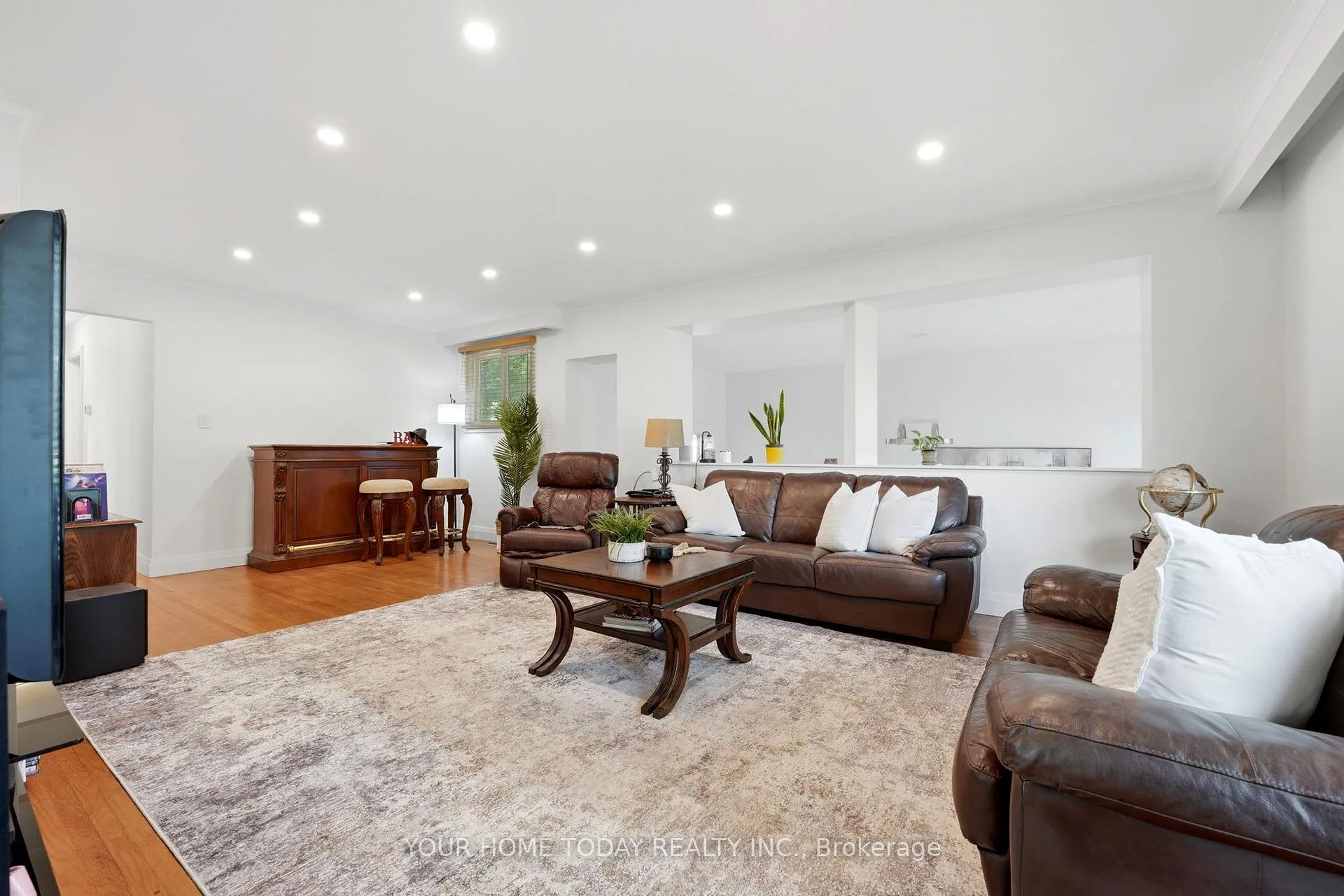 Photo 6 of 338 Delrex Boulevard, Halton Hills, Georgetown — HOMEH