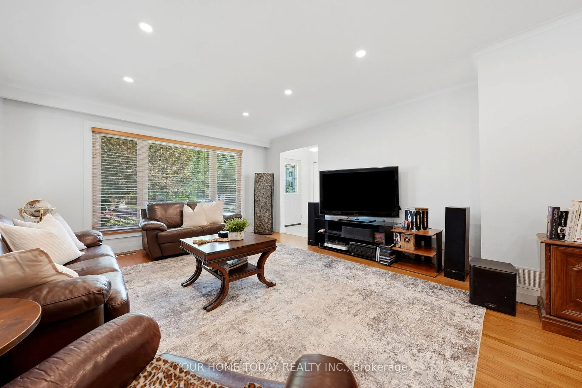 Photo 7 of 338 Delrex Boulevard, Halton Hills, Georgetown — HOMEH