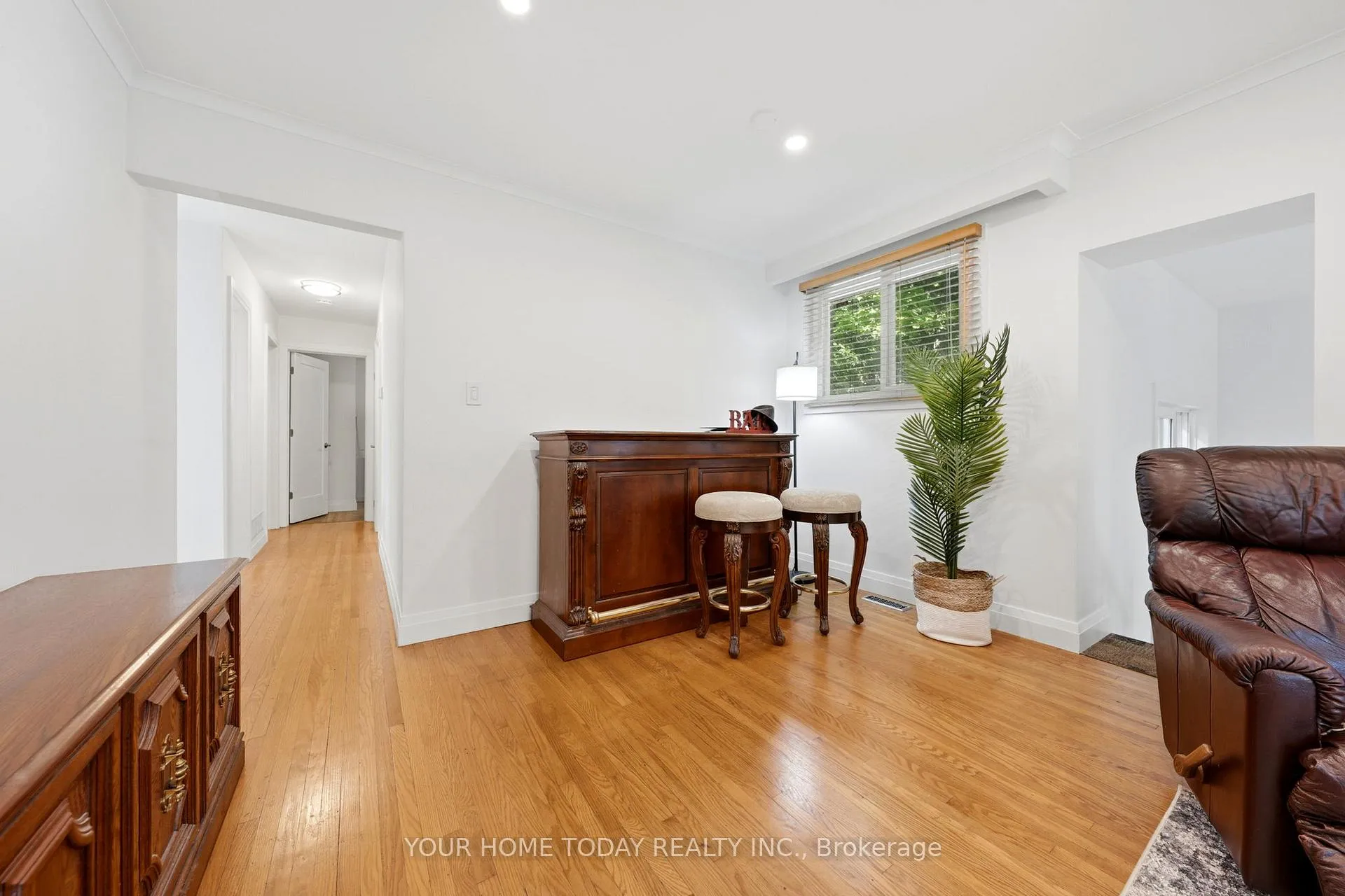 Photo 8 of 338 Delrex Boulevard, Halton Hills, Georgetown — HOMEH