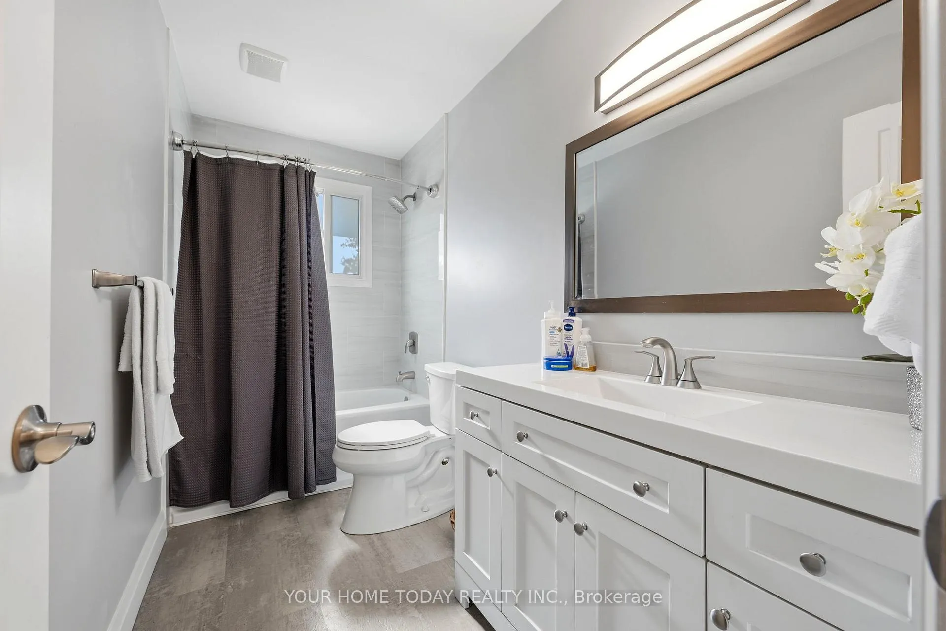 Photo 16 of 338 Delrex Boulevard, Halton Hills, Georgetown — HOMEH