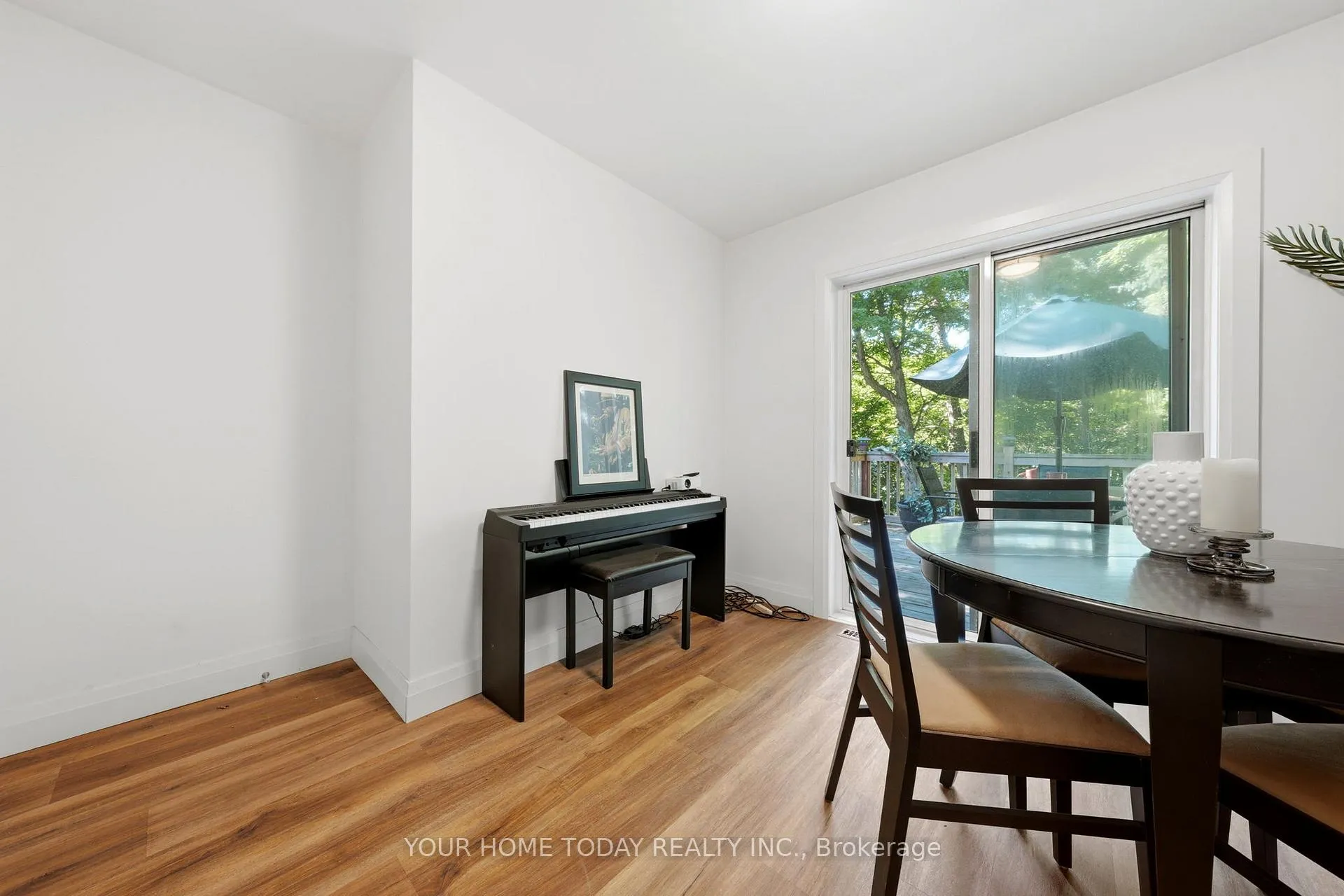 Photo 19 of 338 Delrex Boulevard, Halton Hills, Georgetown — HOMEH