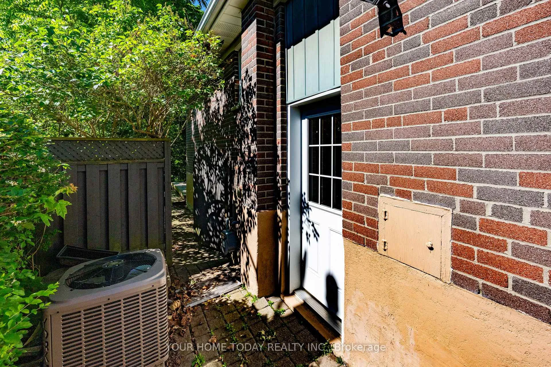 Photo 22 of 338 Delrex Boulevard, Halton Hills, Georgetown — HOMEH