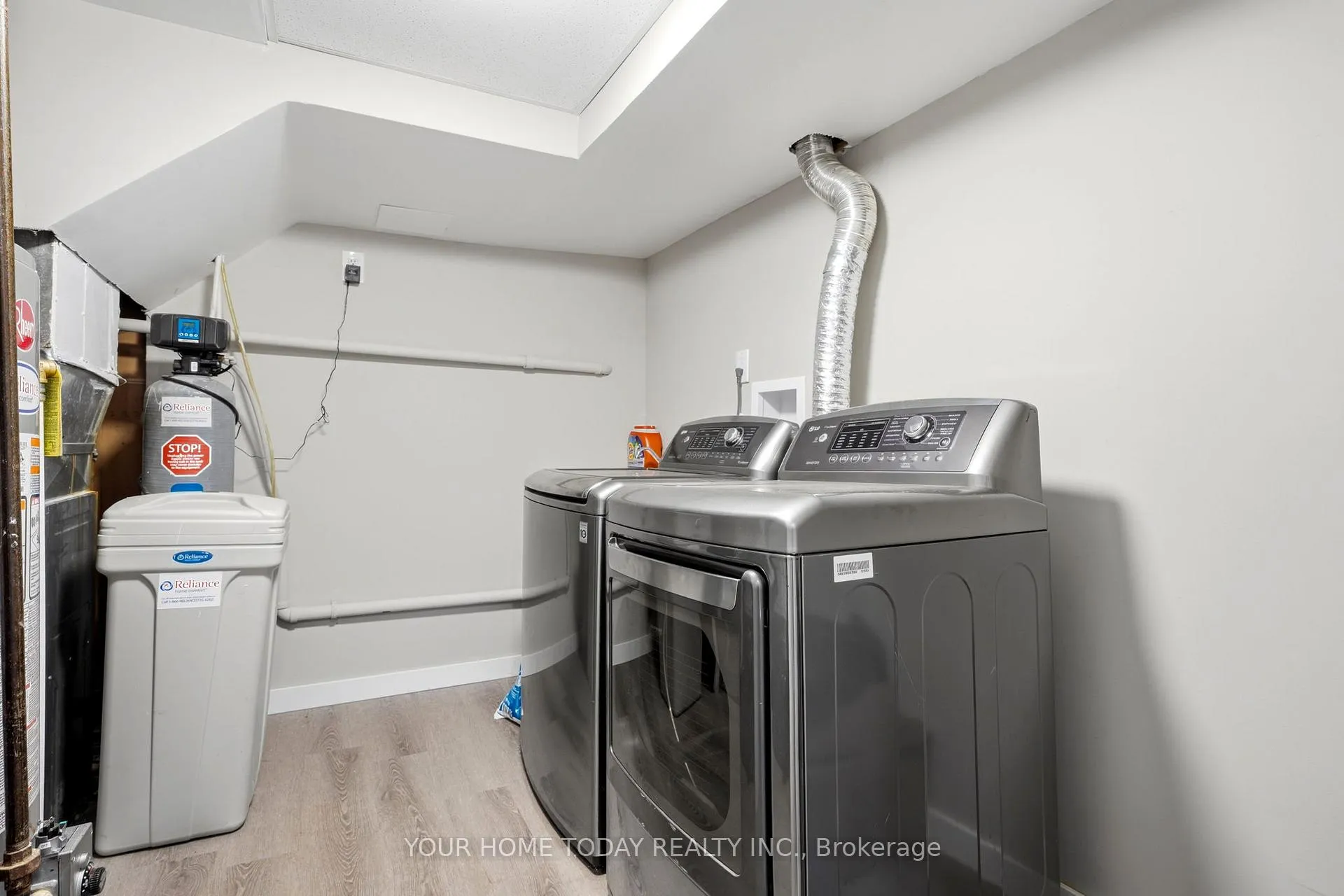 Photo 25 of 338 Delrex Boulevard, Halton Hills, Georgetown — HOMEH