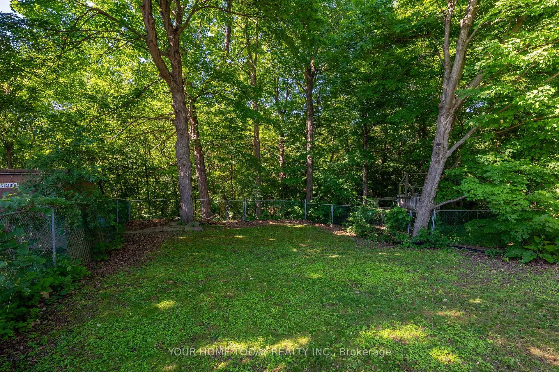Photo 37 of 338 Delrex Boulevard, Halton Hills, Georgetown — HOMEH