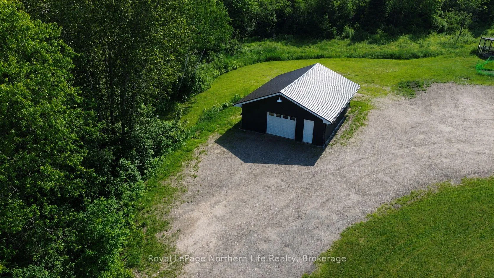 Photo 2 of 799 Maple Hill Road, Powassan — HOMEH