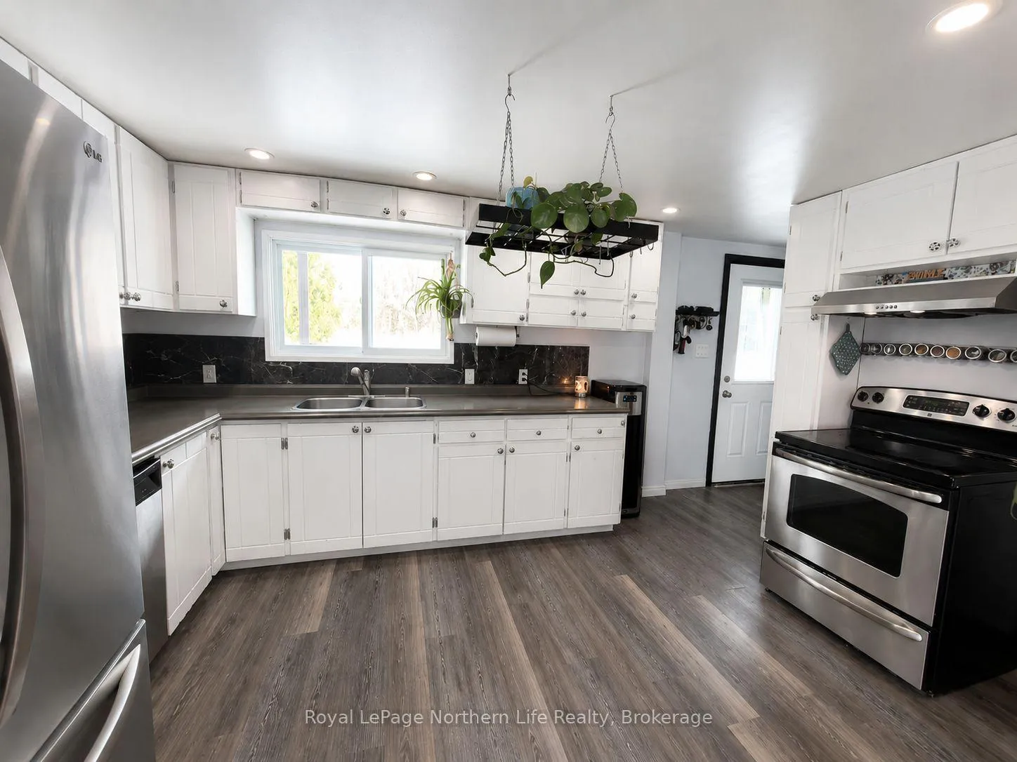 Photo 7 of 799 Maple Hill Road, Powassan — HOMEH