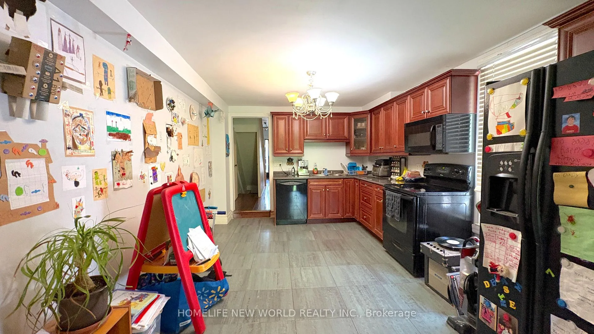 Photo 12 of 8 Burnfield Avenue, Toronto, Dovercourt-Wallace Emerson-Junction — HOMEH