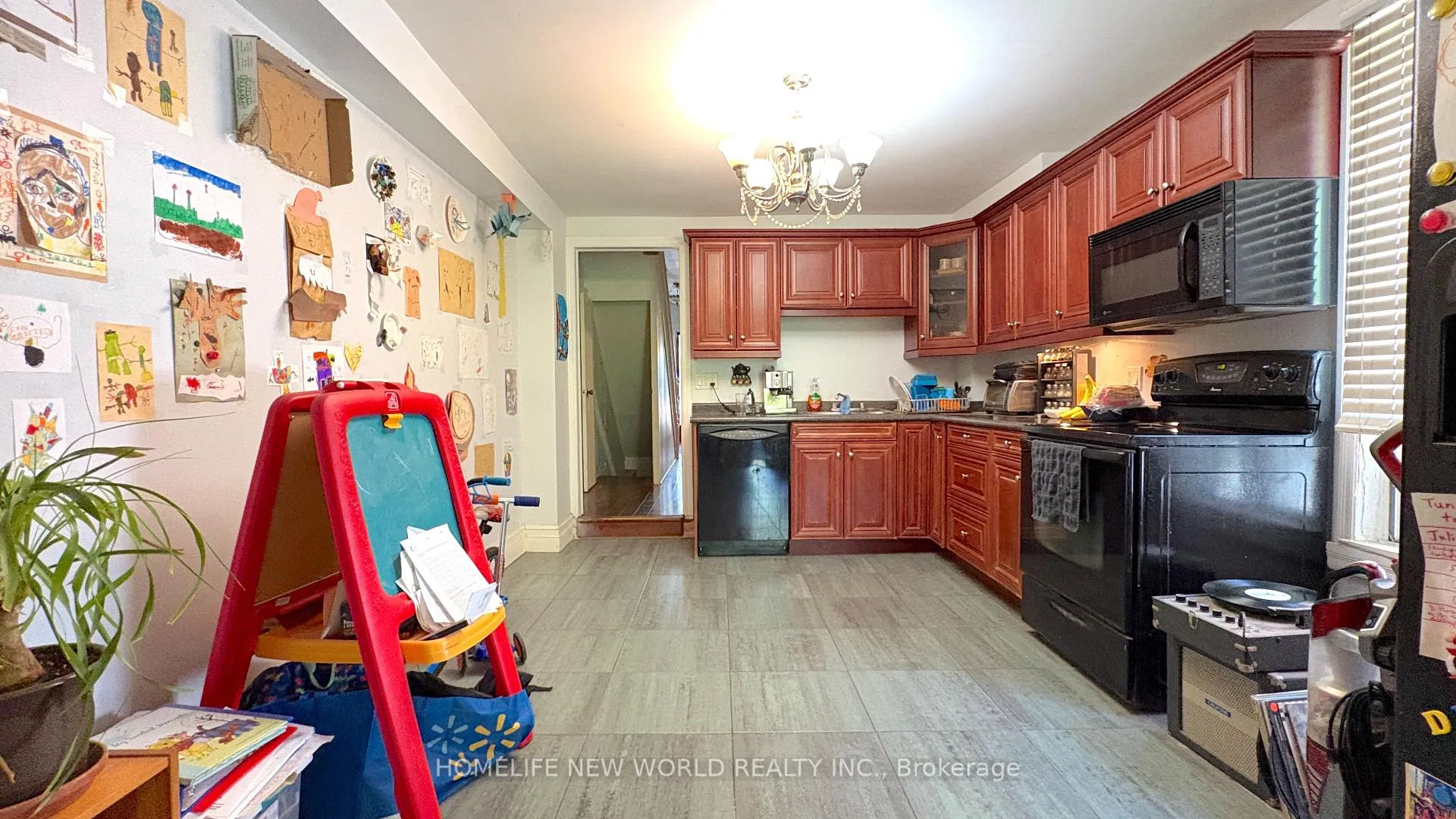 Photo 15 of 8 Burnfield Avenue, Toronto, Dovercourt-Wallace Emerson-Junction — HOMEH
